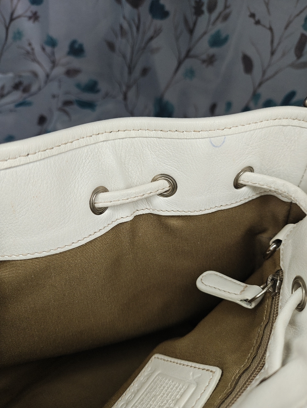 Vintage 2003 Coach Drawstring Bucket Bag Blue and White Leather - Picture 15 of 16